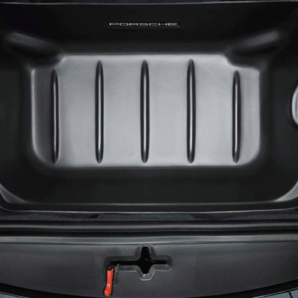 HUECO DEL MALETERO 992