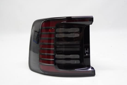 FOCO TRASERO INF IZQ V216